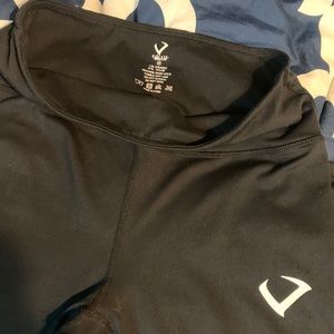 4 pairs of Violate the dress code leggings size M.